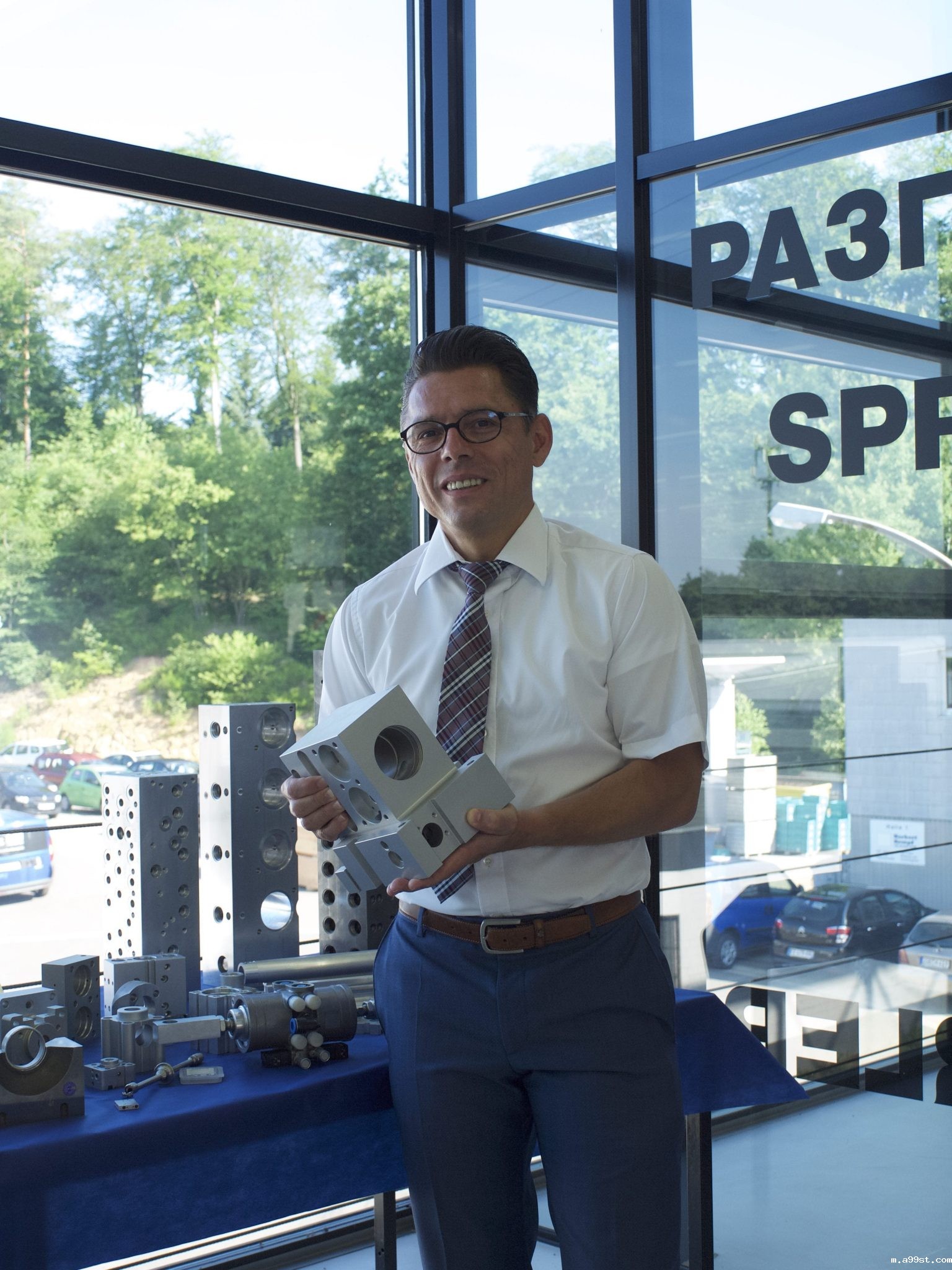 Stefan Kempf, CEO Kempf CNC Technik subtracts a wide range of parts